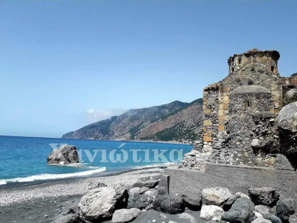 Kalos Poros ends at Agios Pavlos.